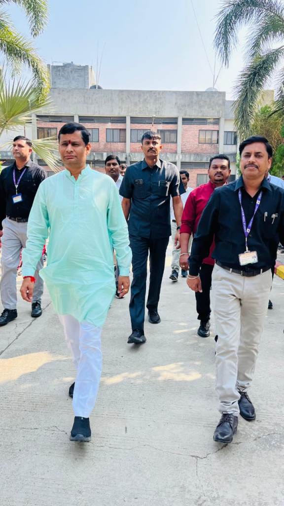 Gujarat's Minister of Khadi, Cottage and Village Industries visited At. EMRS Ukai School